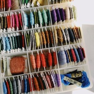Friendship bracelet embroidery thread box